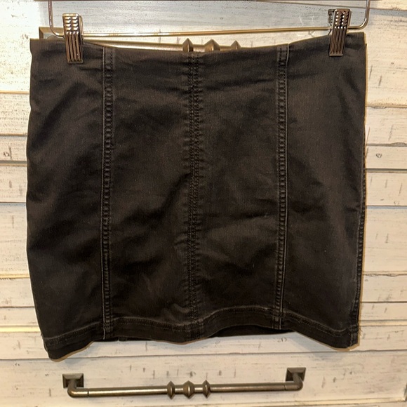 Free People Dresses & Skirts - Free people black Jean skirt size 6, new never worn